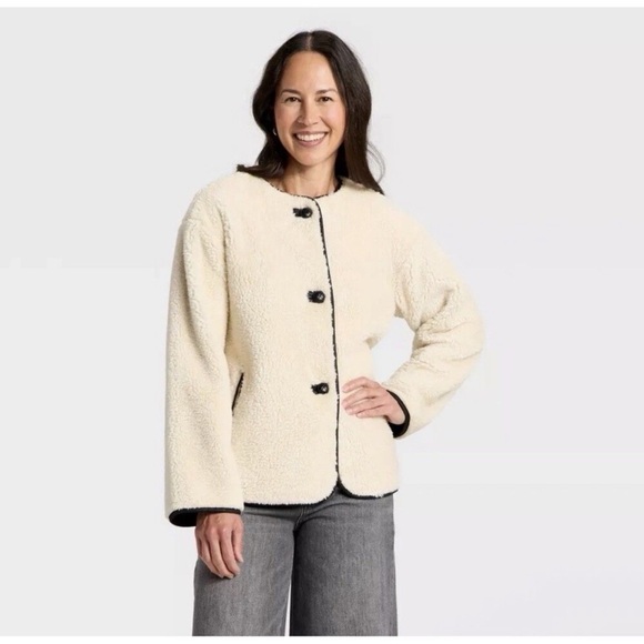 Universal Thread Jackets & Blazers - Universal Thread Women’s Faux Shearling Coat - Cream Size Extra Small NWT